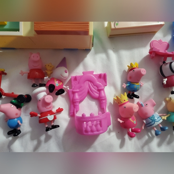 : Huge 33pc Lot of peppa pig toys grocery pizza store car figures school house - Picture 10 of 16